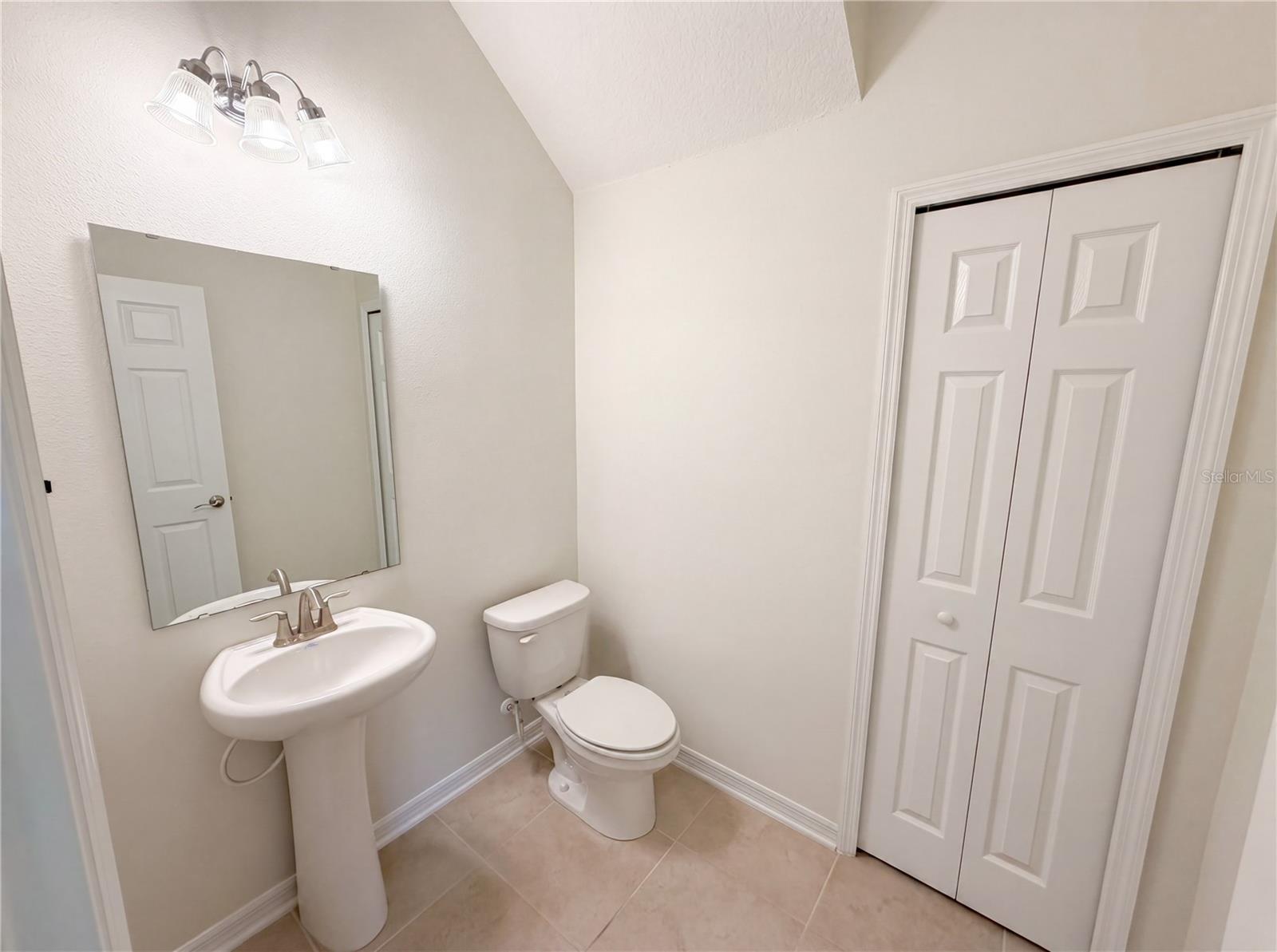 Image 21 of 36 For 1811 Henley Street