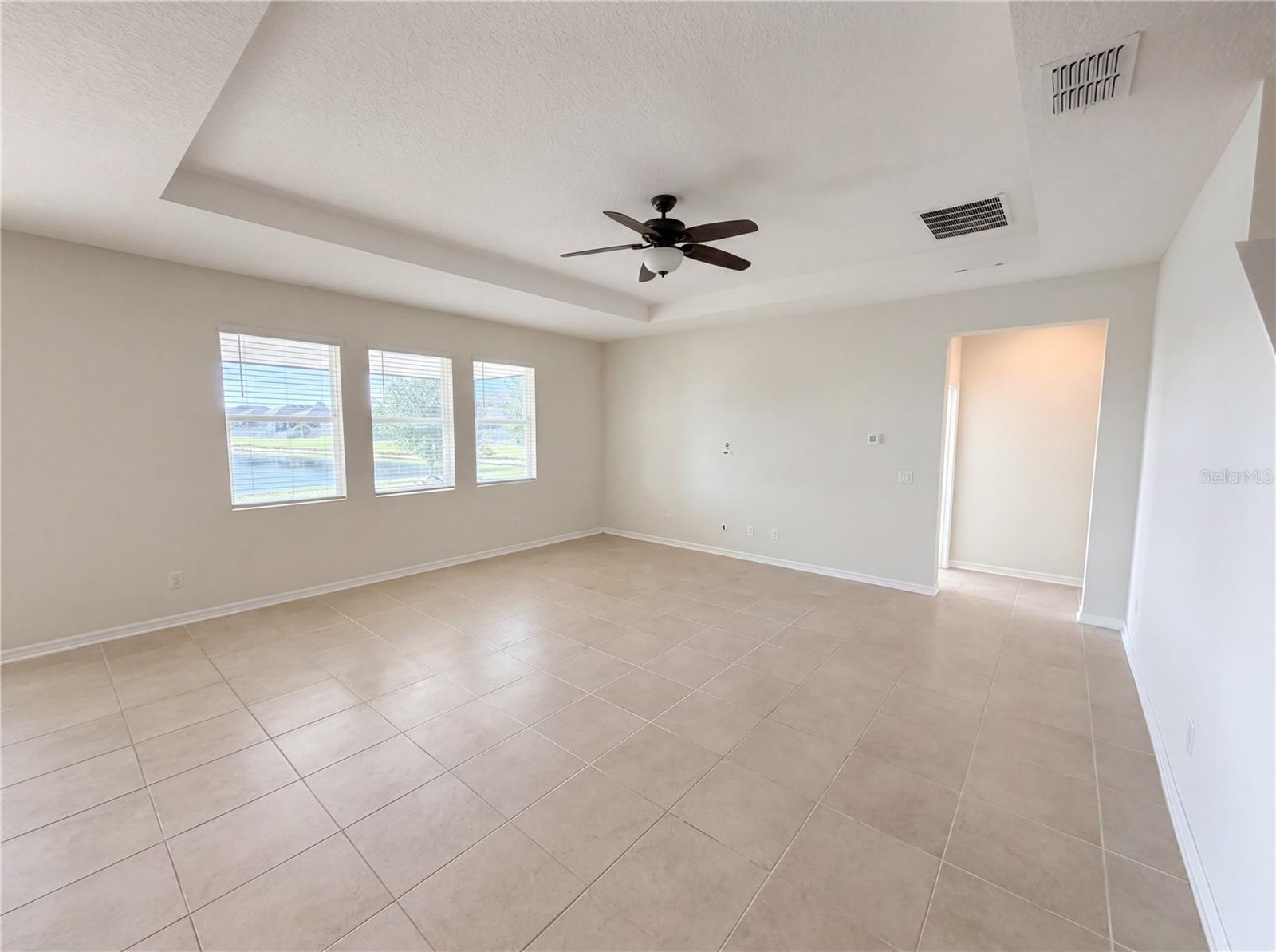 Image 3 of 36 For 1811 Henley Street