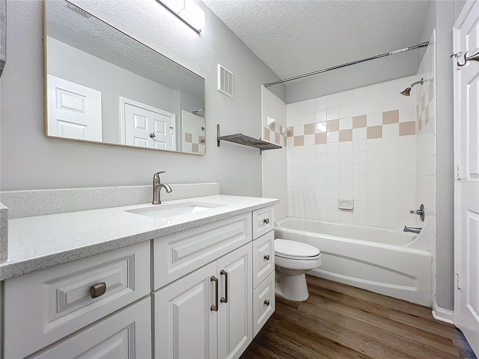Image 3 of 17 For 6572 Swissco Drive 233