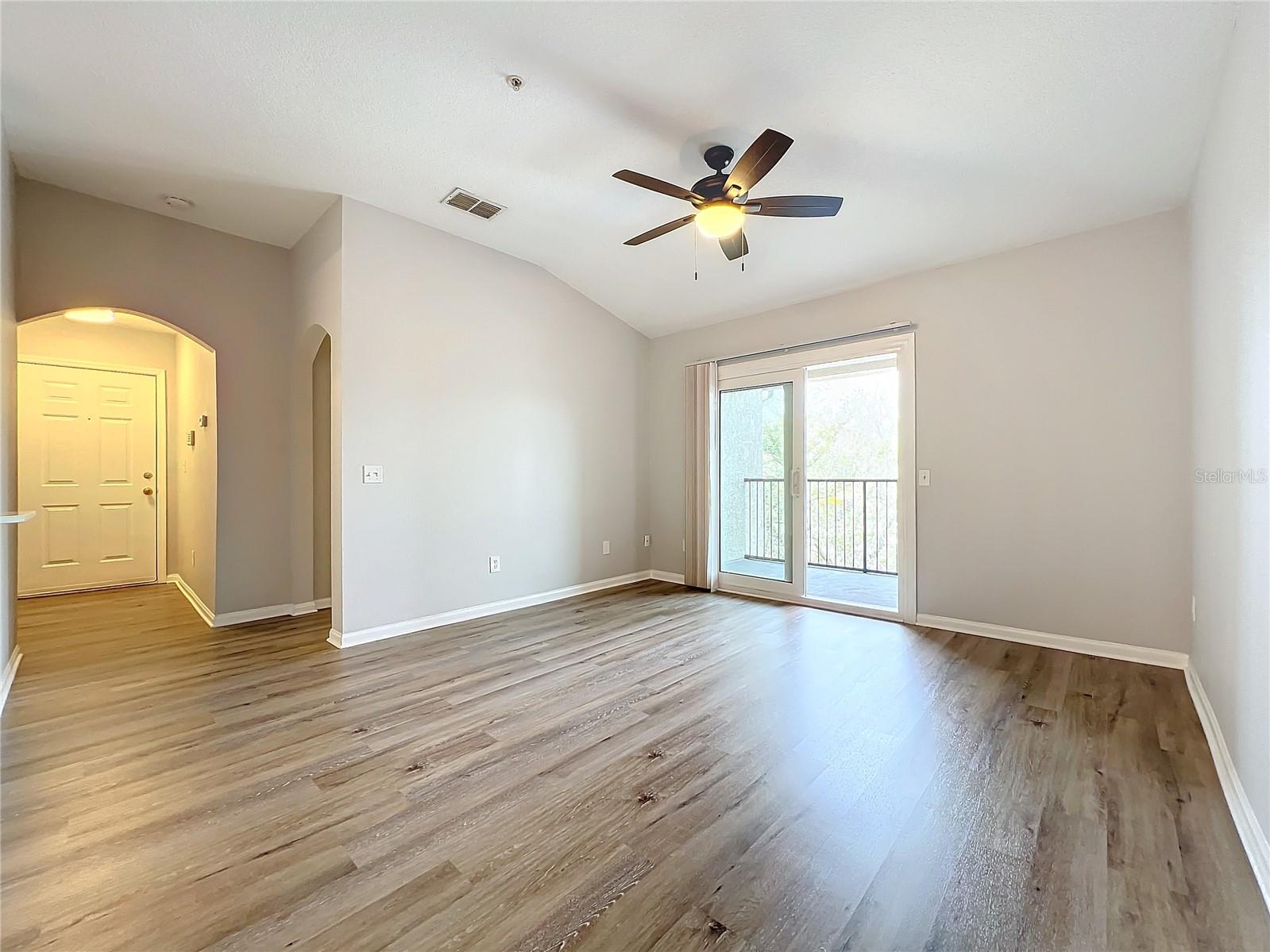 Image 4 of 17 For 6572 Swissco Drive 233