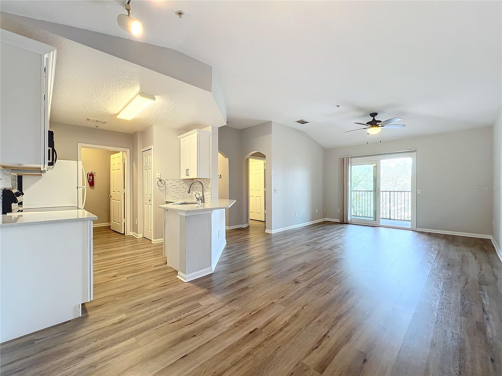 Image 6 of 17 For 6572 Swissco Drive 233