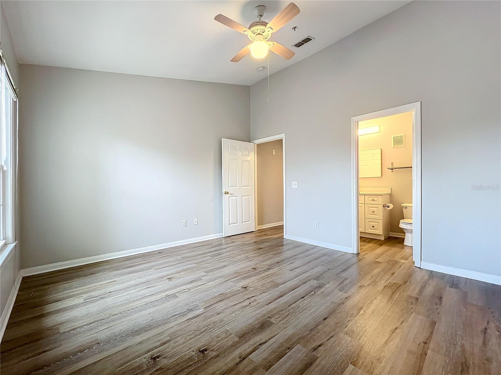 Image 9 of 17 For 6572 Swissco Drive 233