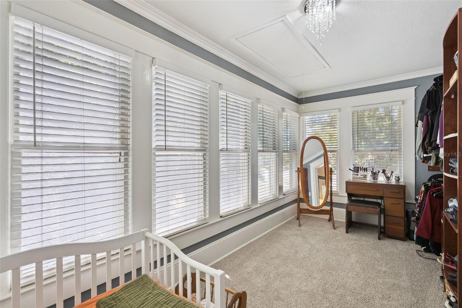 Image 17 of 32 For 605 Lakeview Avenue