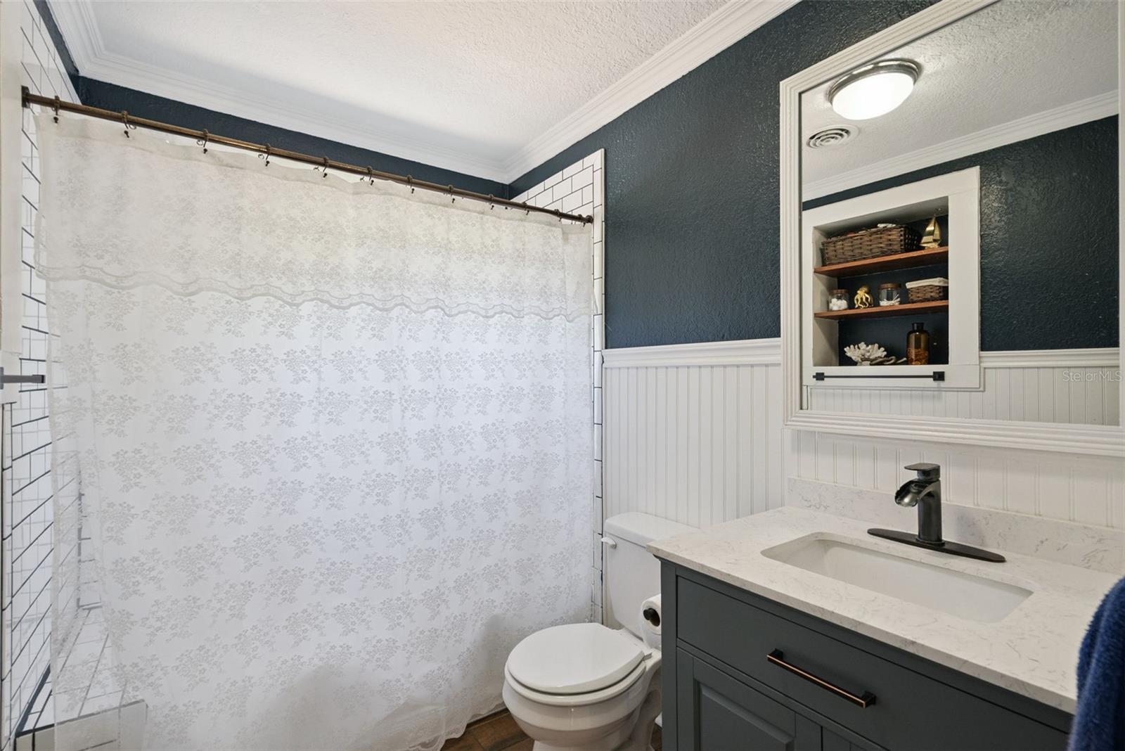 Image 20 of 32 For 605 Lakeview Avenue