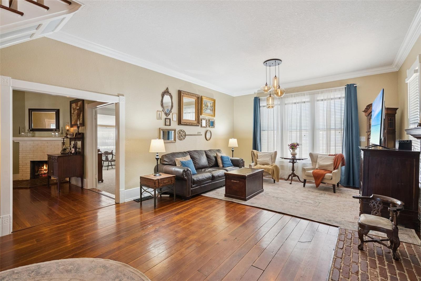 Image 3 of 32 For 605 Lakeview Avenue