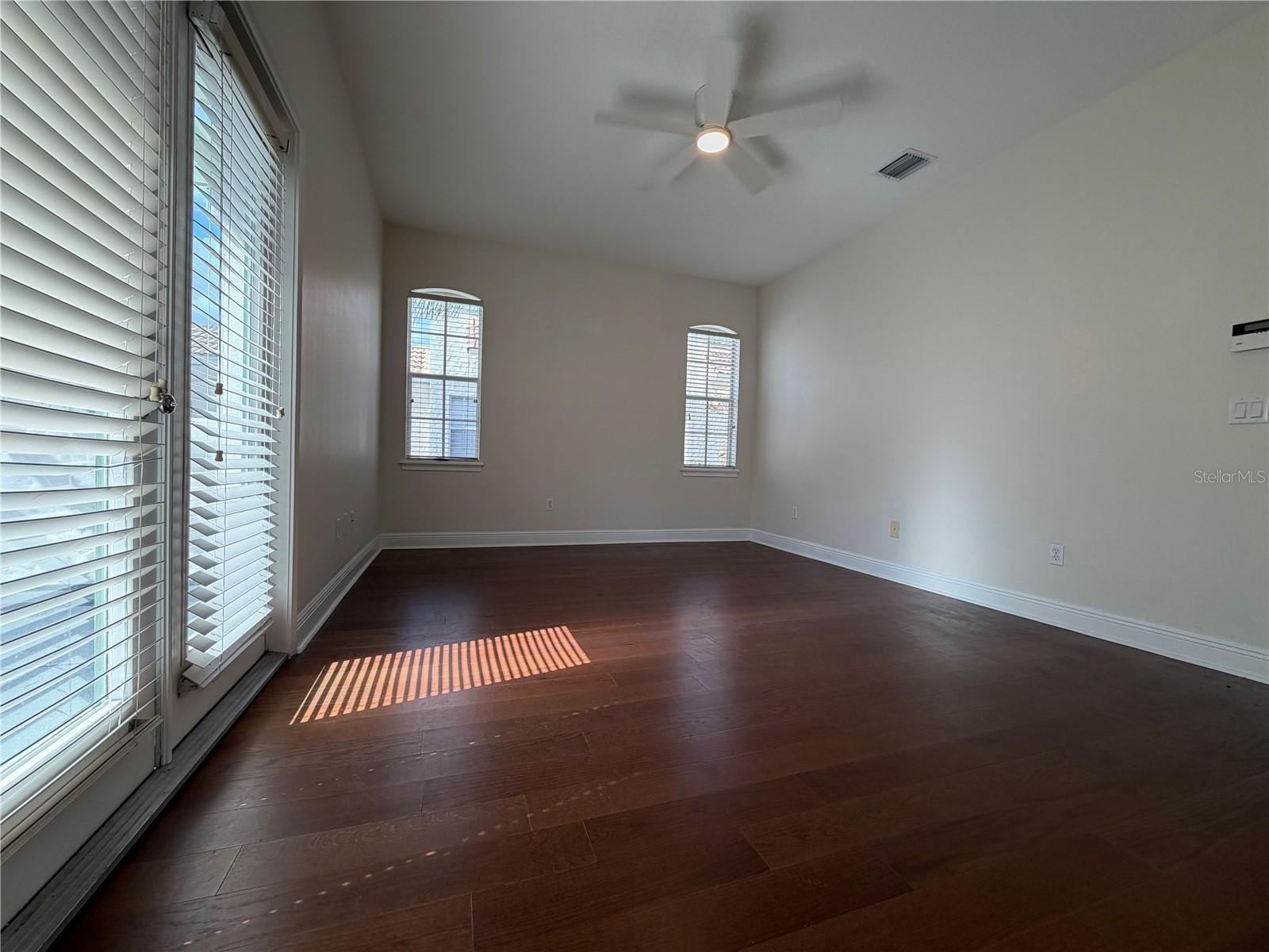 Image 13 of 28 For 3400 Golfview Boulevard A