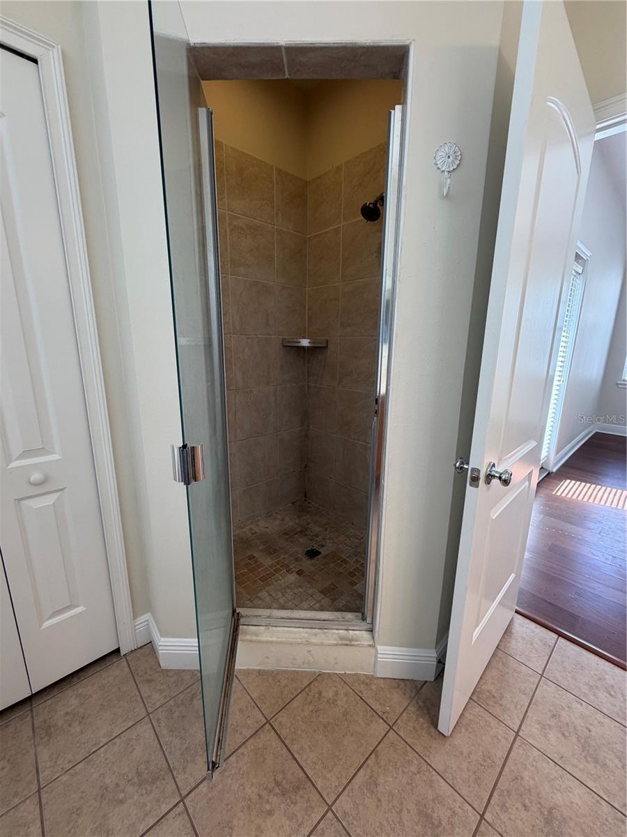 Image 17 of 28 For 3400 Golfview Boulevard A
