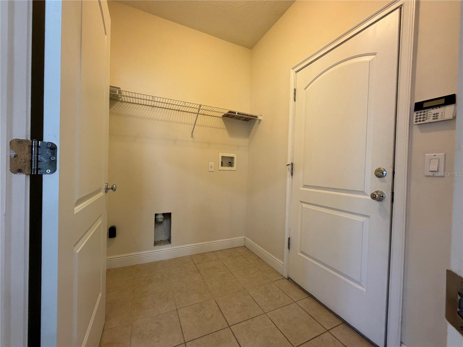 Image 19 of 28 For 3400 Golfview Boulevard A