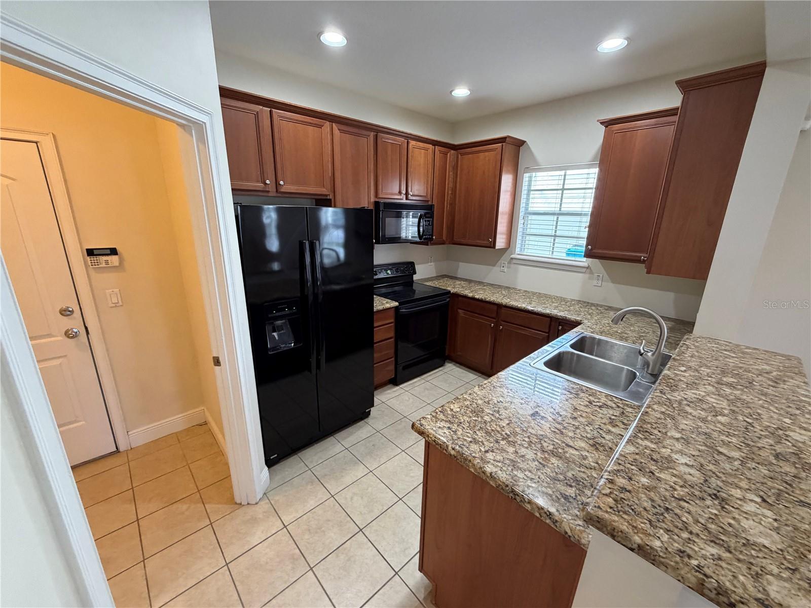 Image 4 of 28 For 3400 Golfview Boulevard A