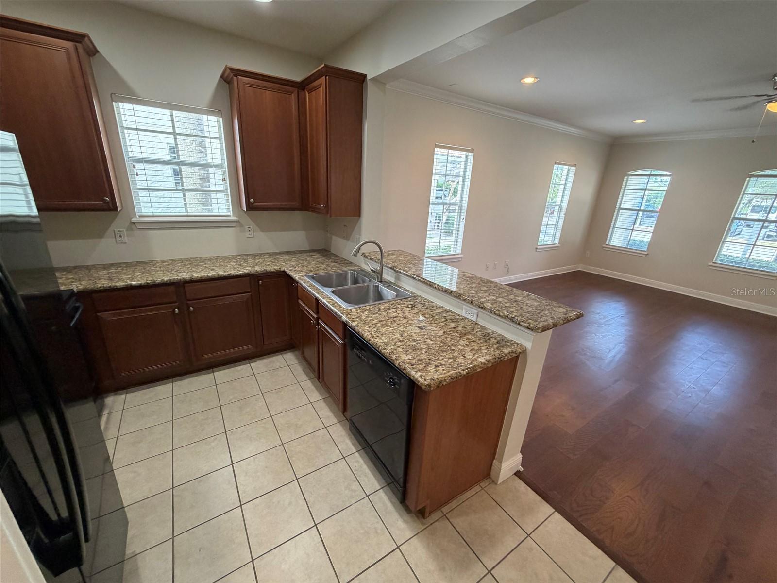 Image 5 of 28 For 3400 Golfview Boulevard A