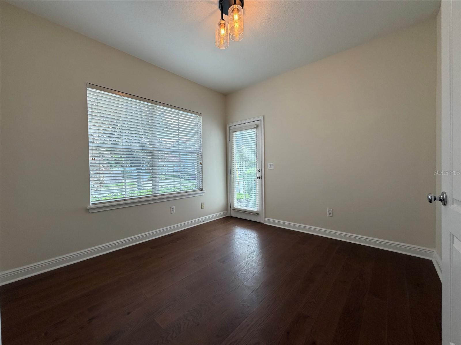 Image 7 of 28 For 3400 Golfview Boulevard A