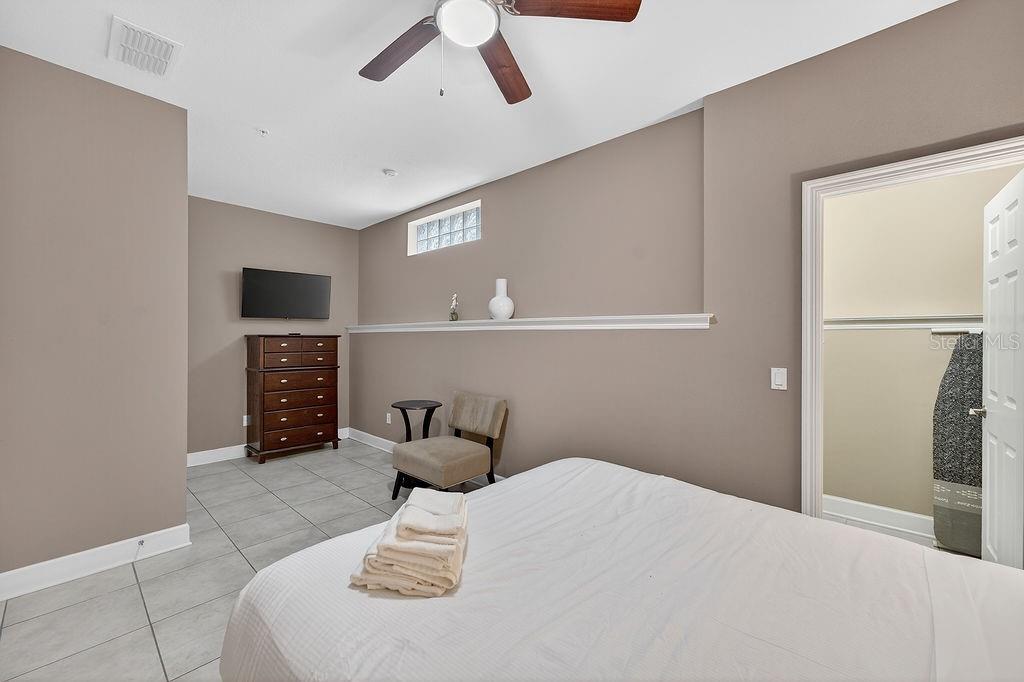 Image 35 of 40 For 14525 Damai Lane 14525