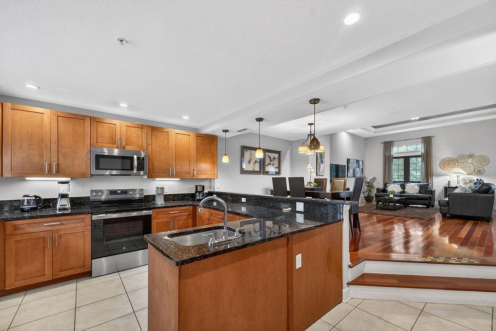 Image 4 of 40 For 14525 Damai Lane 14525