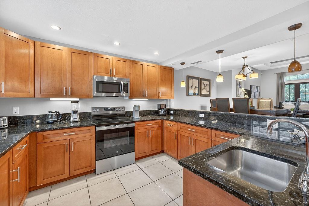 Image 6 of 40 For 14525 Damai Lane 14525