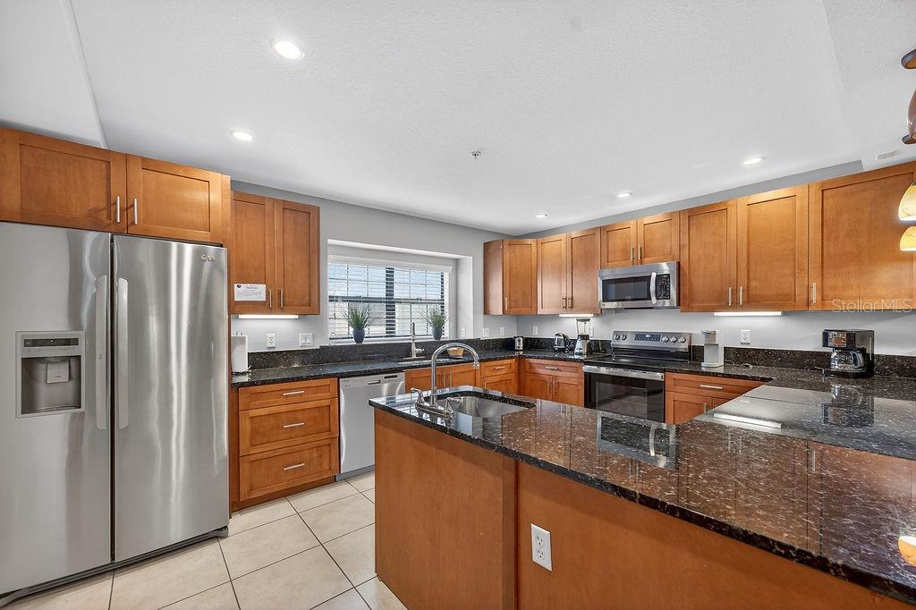 Image 7 of 40 For 14525 Damai Lane 14525