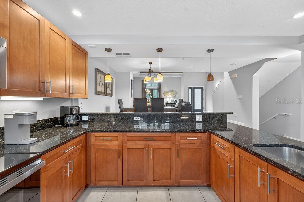 Image 8 of 40 For 14525 Damai Lane 14525