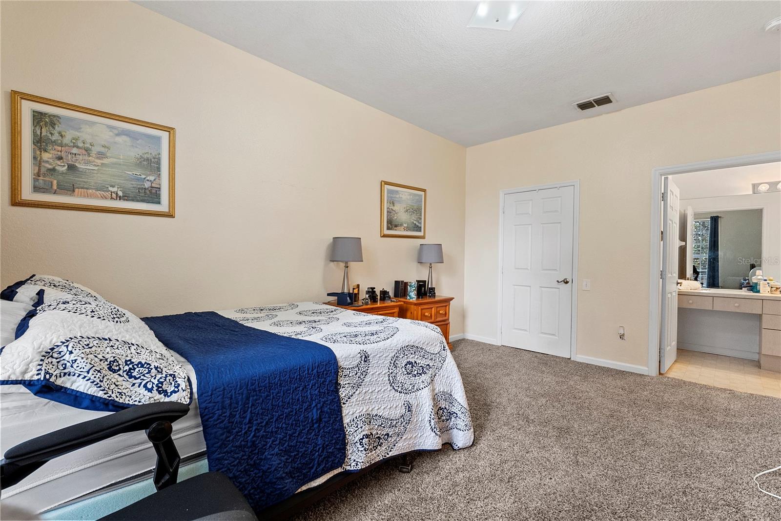 Image 14 of 29 For 8103 Coconut Palm Way 205