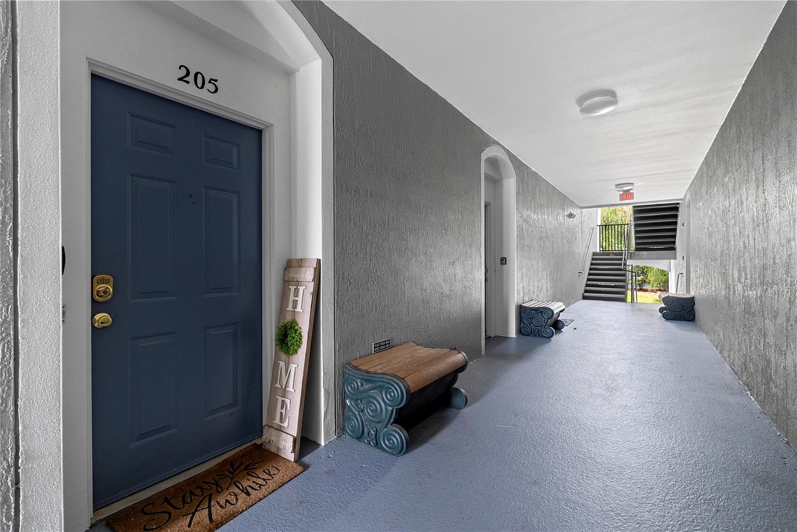 Image 21 of 29 For 8103 Coconut Palm Way 205