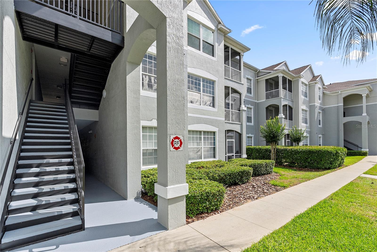 Image 22 of 29 For 8103 Coconut Palm Way 205