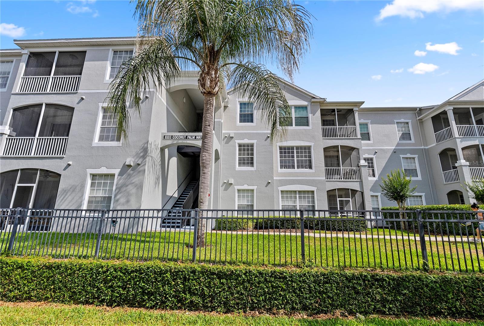 Image 23 of 29 For 8103 Coconut Palm Way 205