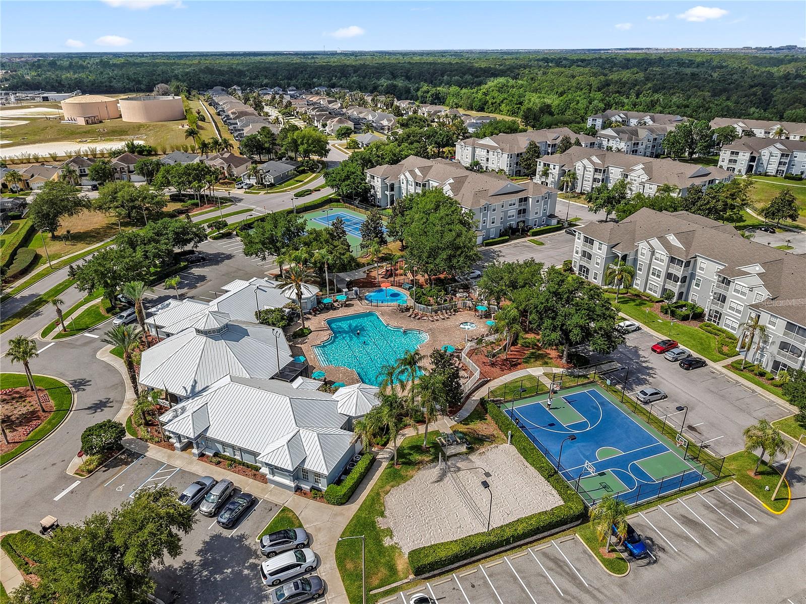 Image 24 of 29 For 8103 Coconut Palm Way 205