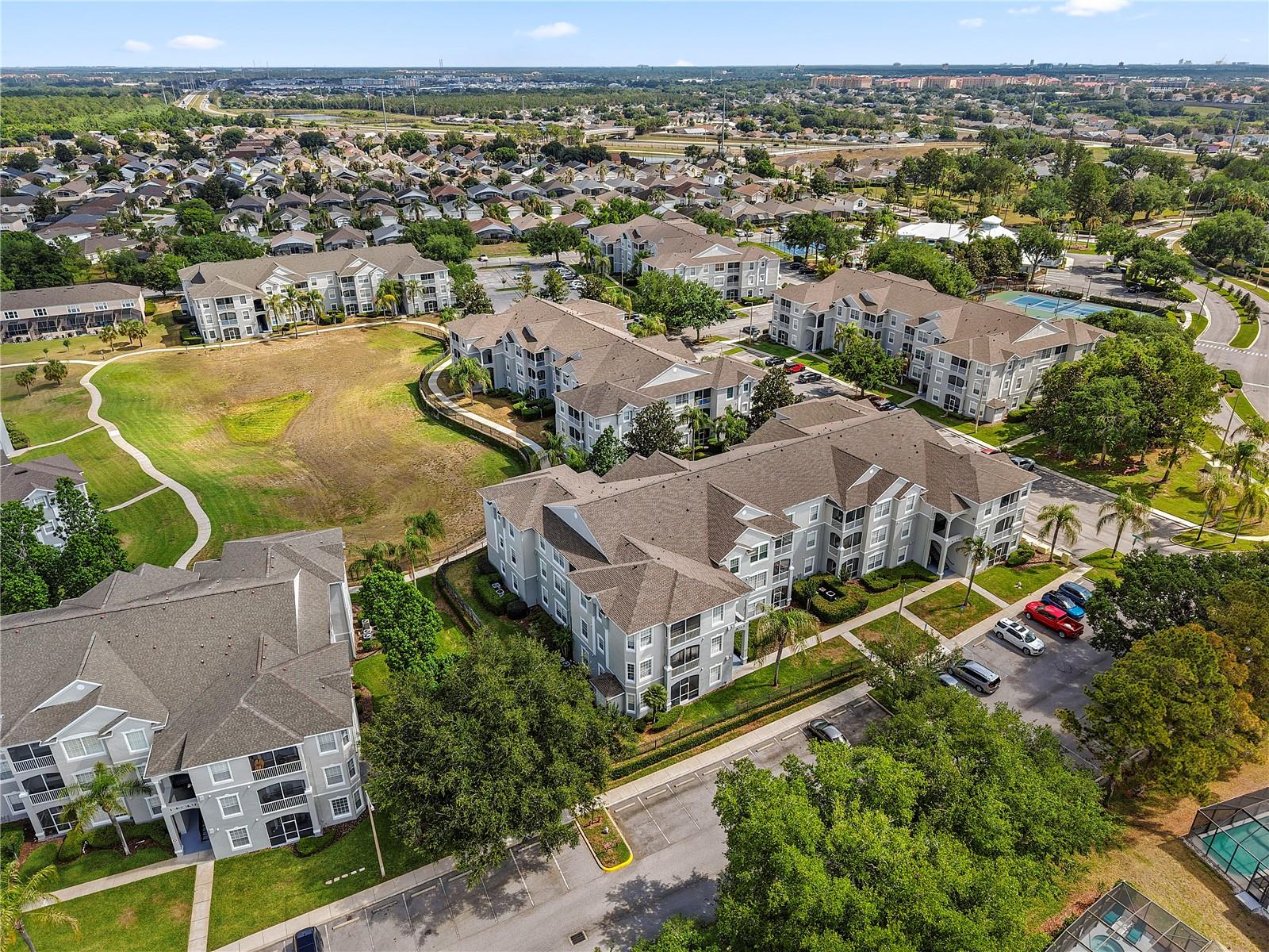 Image 28 of 29 For 8103 Coconut Palm Way 205