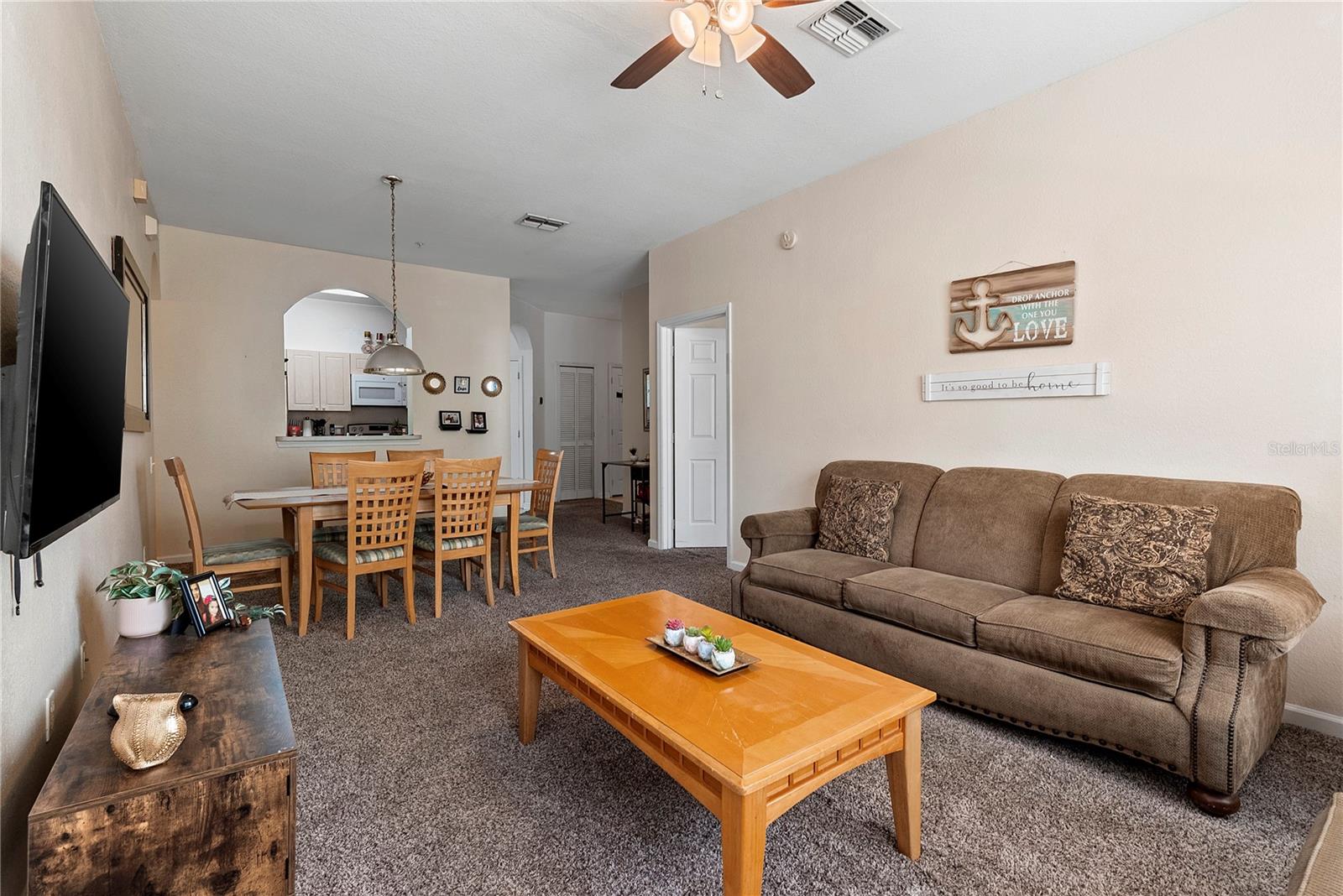 Image 5 of 29 For 8103 Coconut Palm Way 205