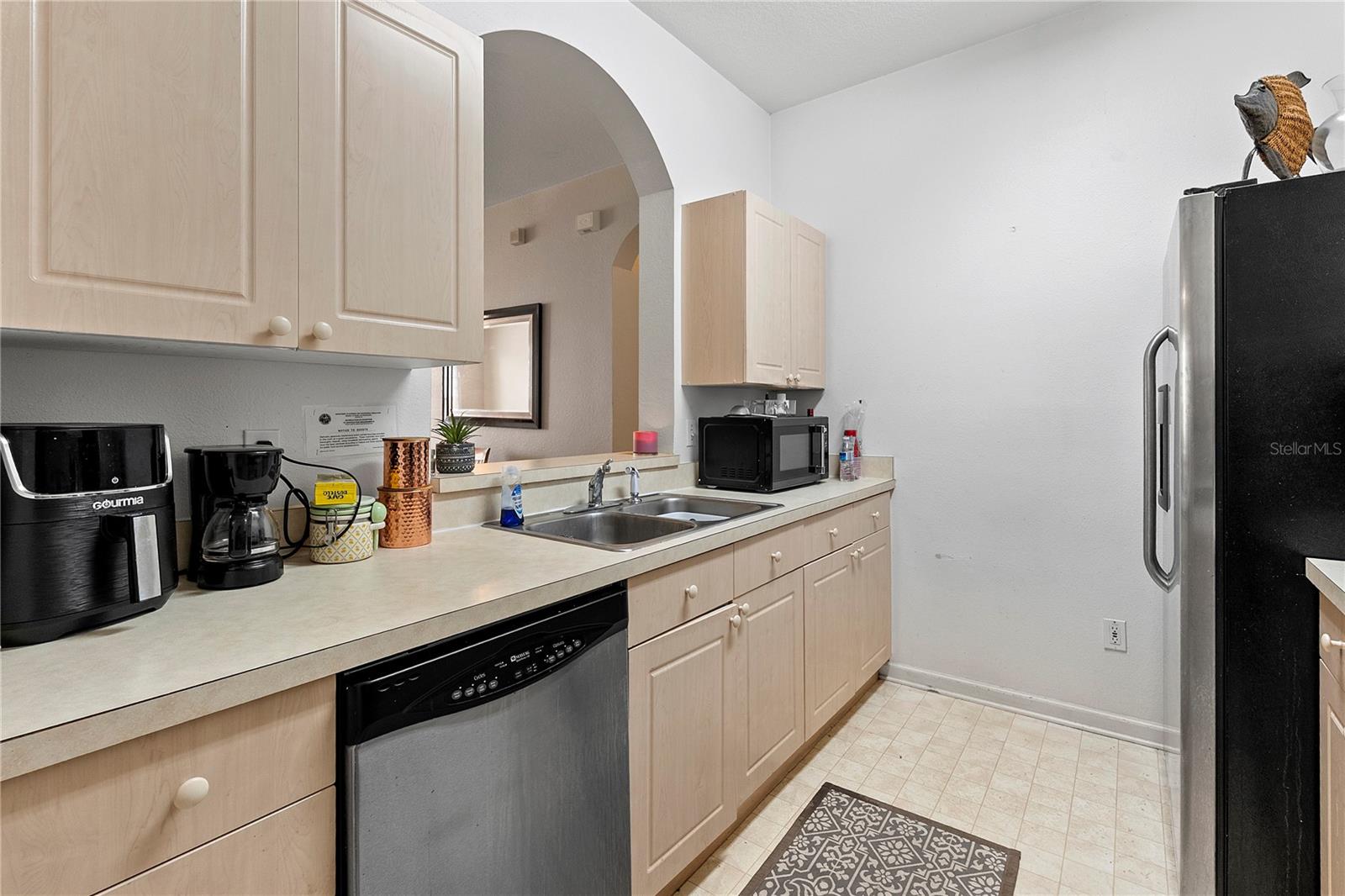 Image 6 of 29 For 8103 Coconut Palm Way 205