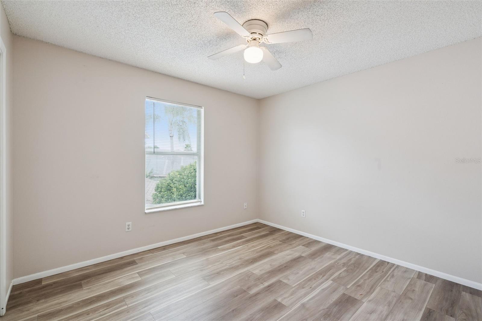 Image 18 of 48 For 12620 Waterhaven Circle