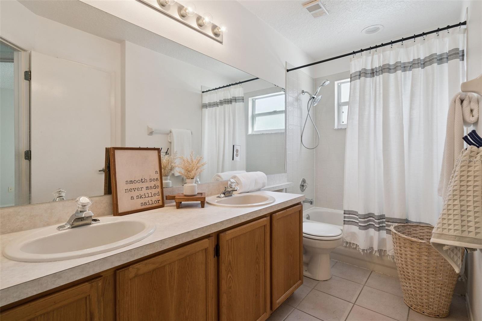 Image 20 of 48 For 12620 Waterhaven Circle