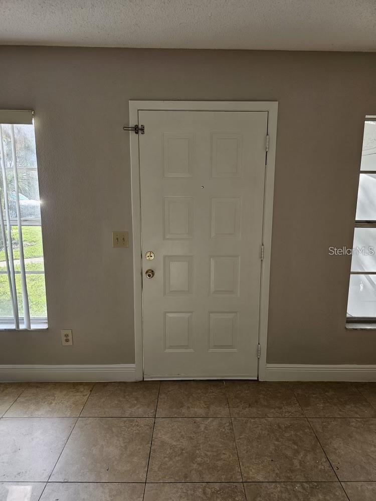 Image 5 of 18 For 801 Northlake Drive 801