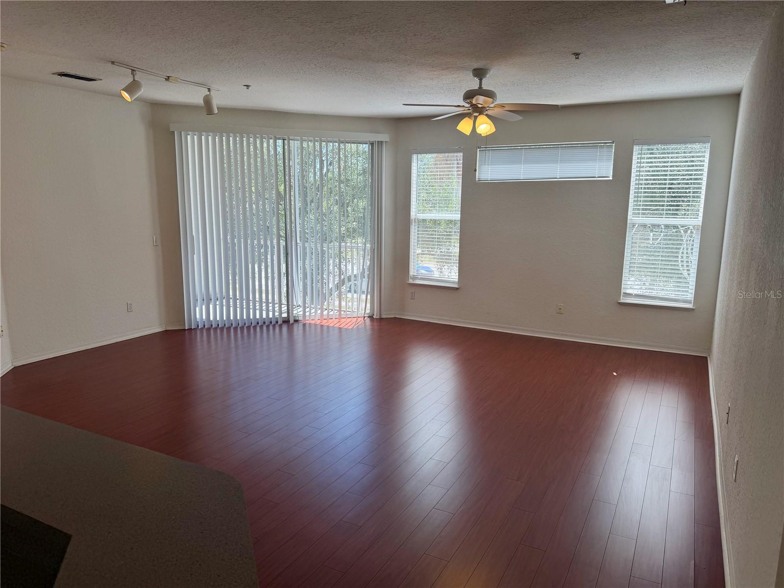 Image 6 of 21 For 2740 Maitland Crossing Way 201