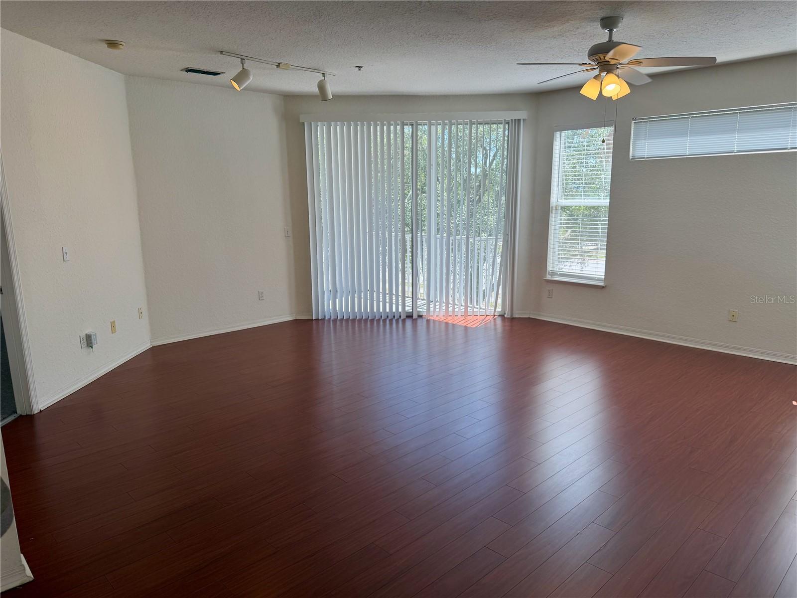 Image 7 of 21 For 2740 Maitland Crossing Way 201