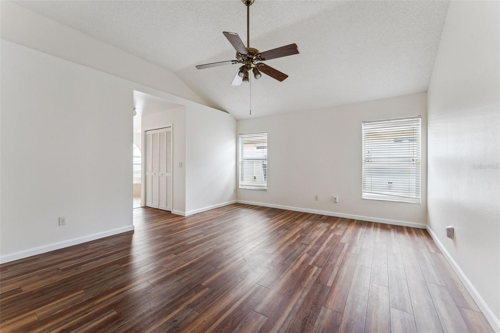 Image 17 of 35 For 12879 Lower River Boulevard