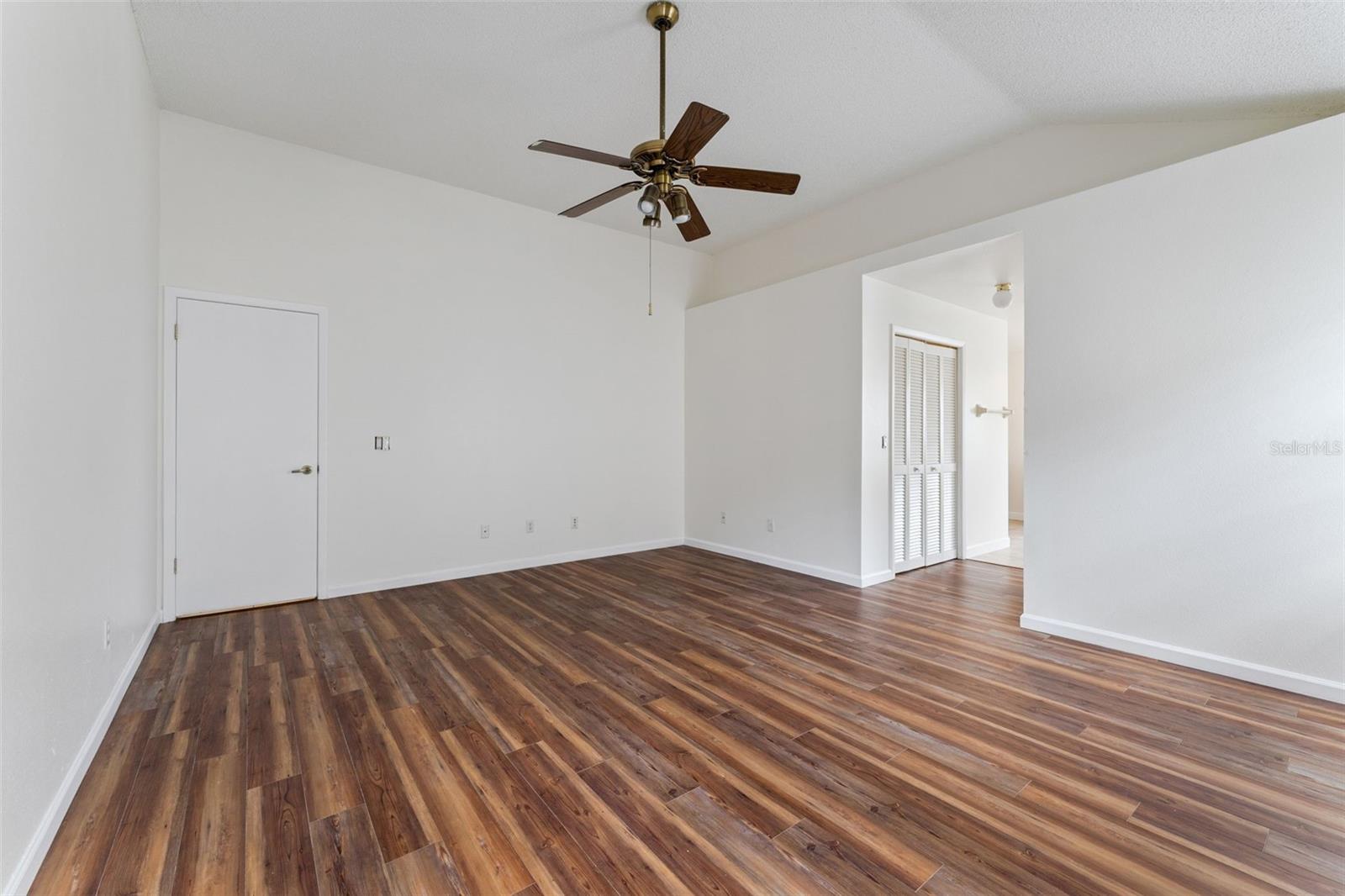Image 19 of 35 For 12879 Lower River Boulevard