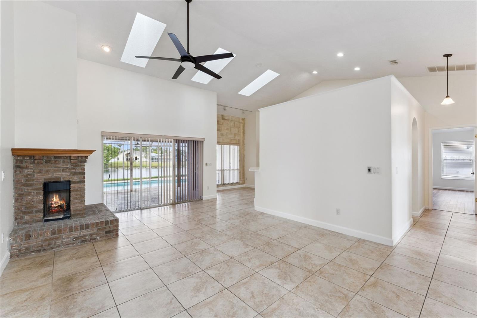 Image 8 of 35 For 12879 Lower River Boulevard