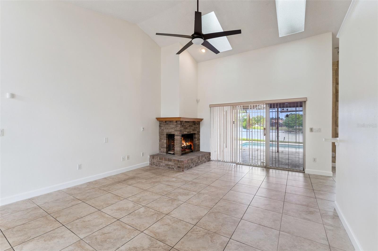 Image 9 of 35 For 12879 Lower River Boulevard