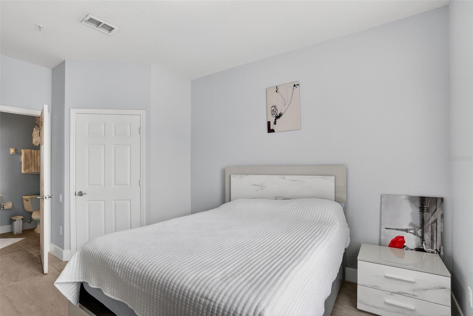 Image 11 of 31 For 3332 Robert Trent Jones Drive 40203