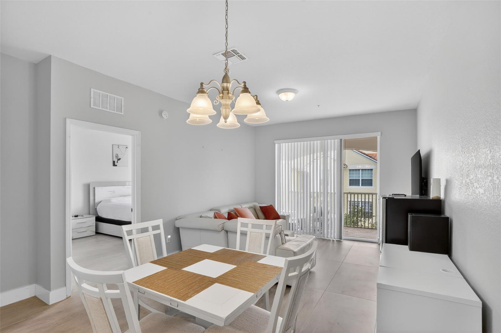 Image 4 of 31 For 3332 Robert Trent Jones Drive 40203