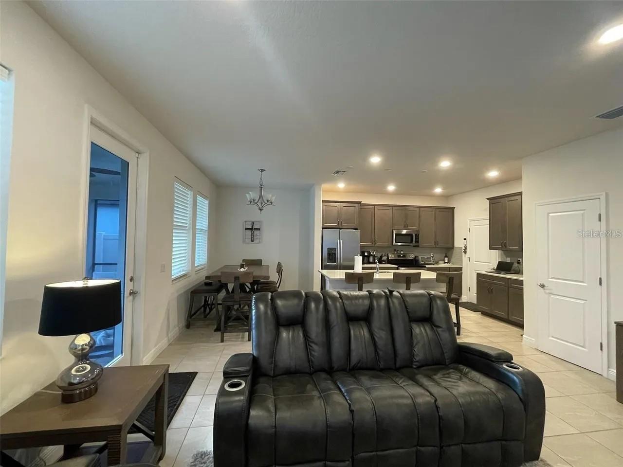 Image 4 of 18 For 1438 River Circle