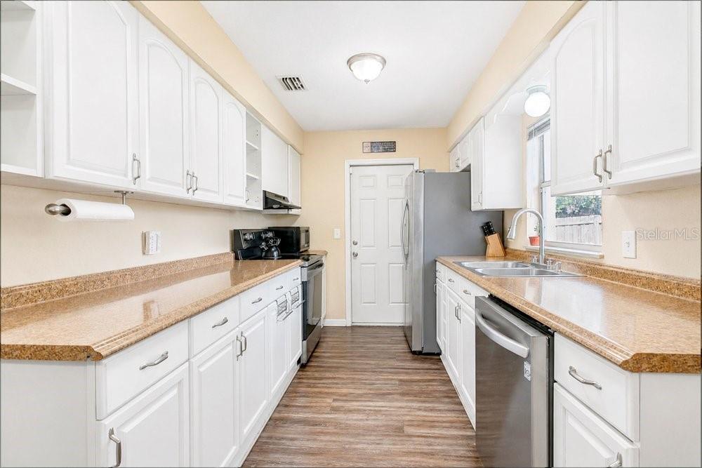 Image 10 of 30 For 5827 Flori Lane
