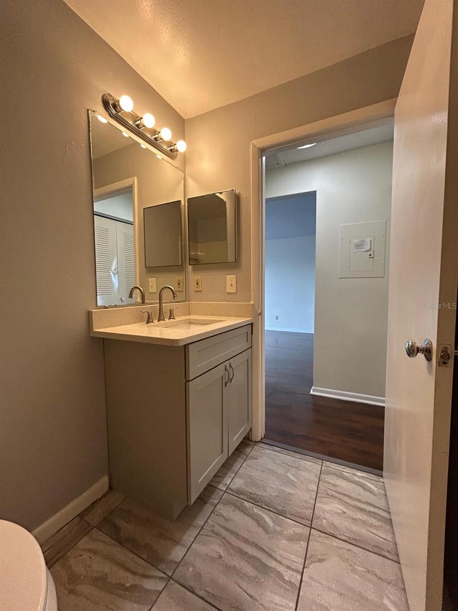Image 10 of 19 For 2556 Woodgate Boulevard 203
