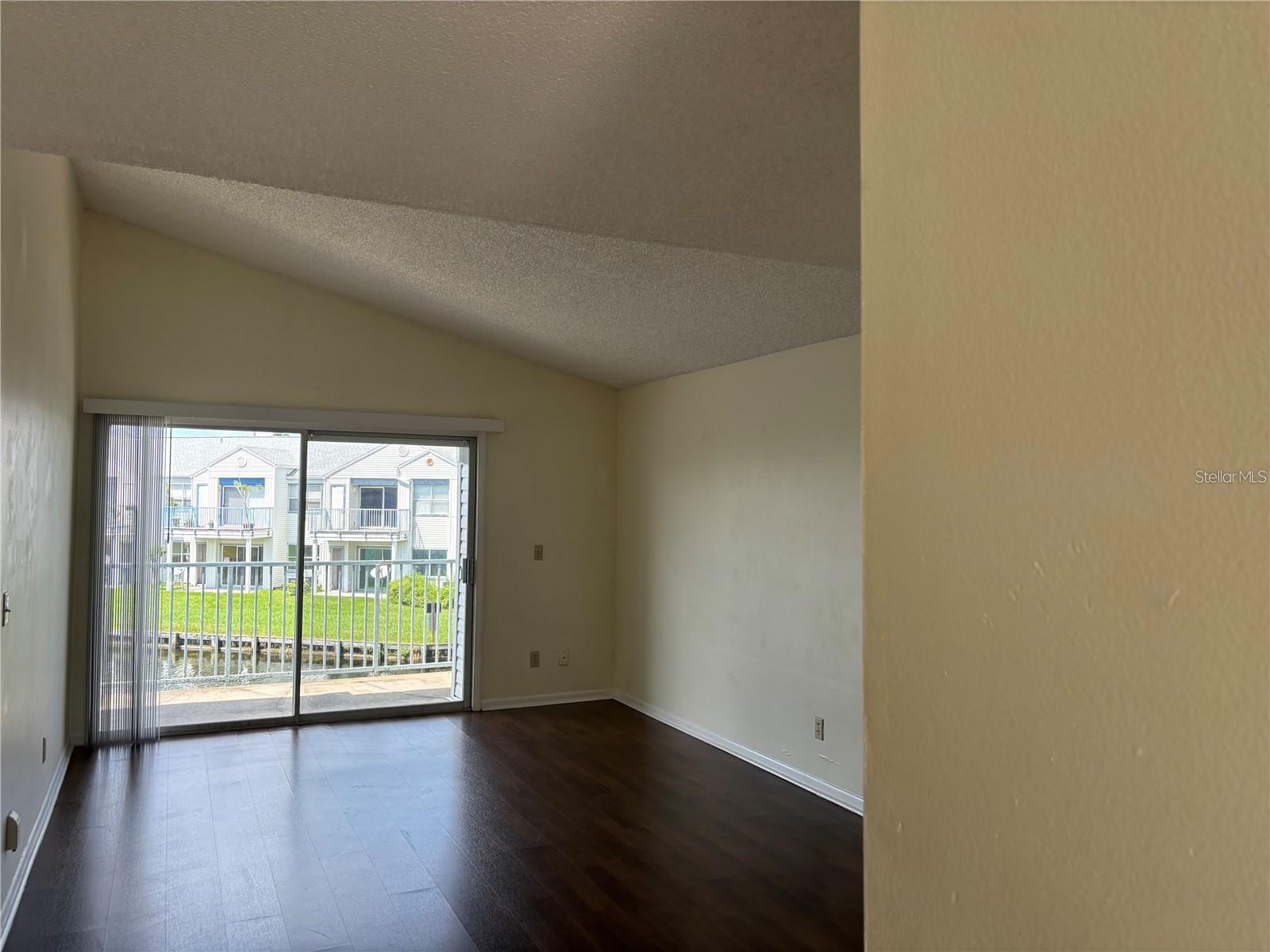 Image 11 of 19 For 2556 Woodgate Boulevard 203