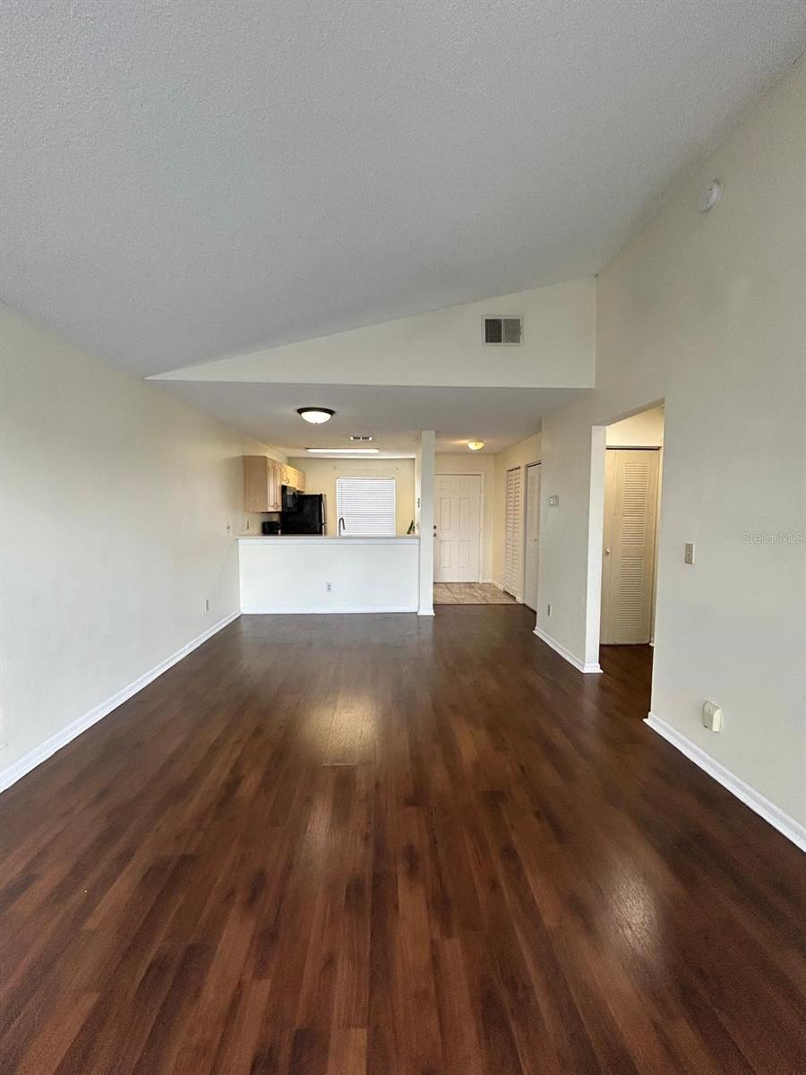 Image 18 of 19 For 2556 Woodgate Boulevard 203
