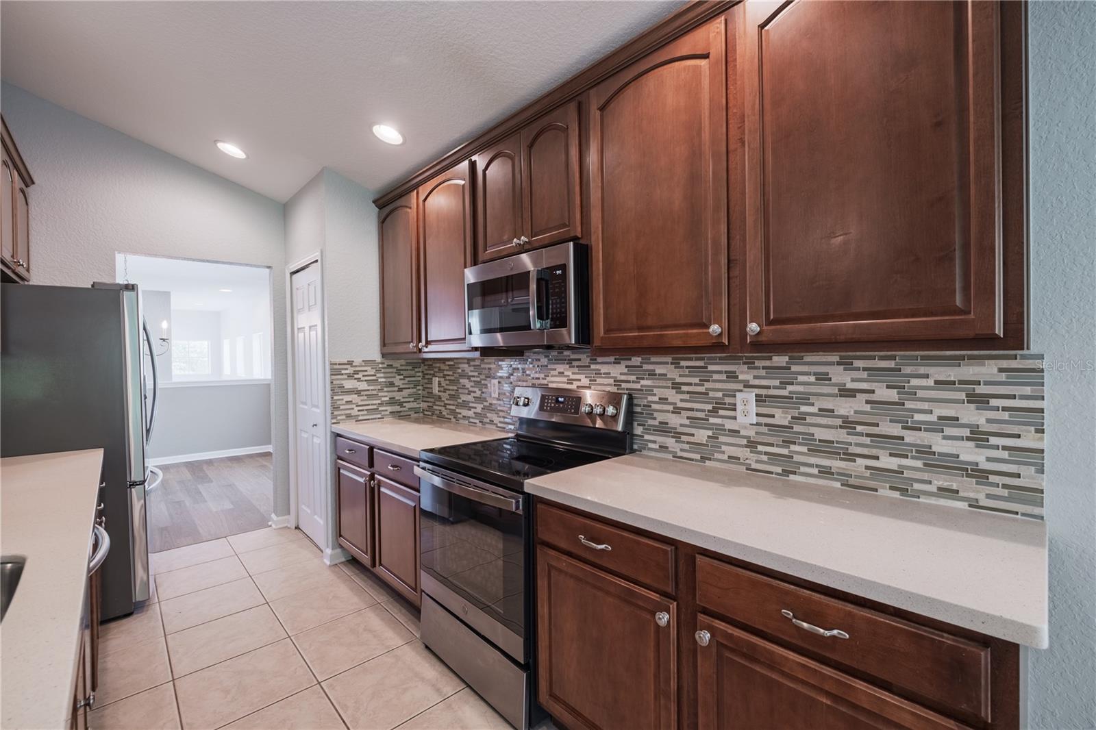 Image 7 of 24 For 5192 Maxon Ter  101