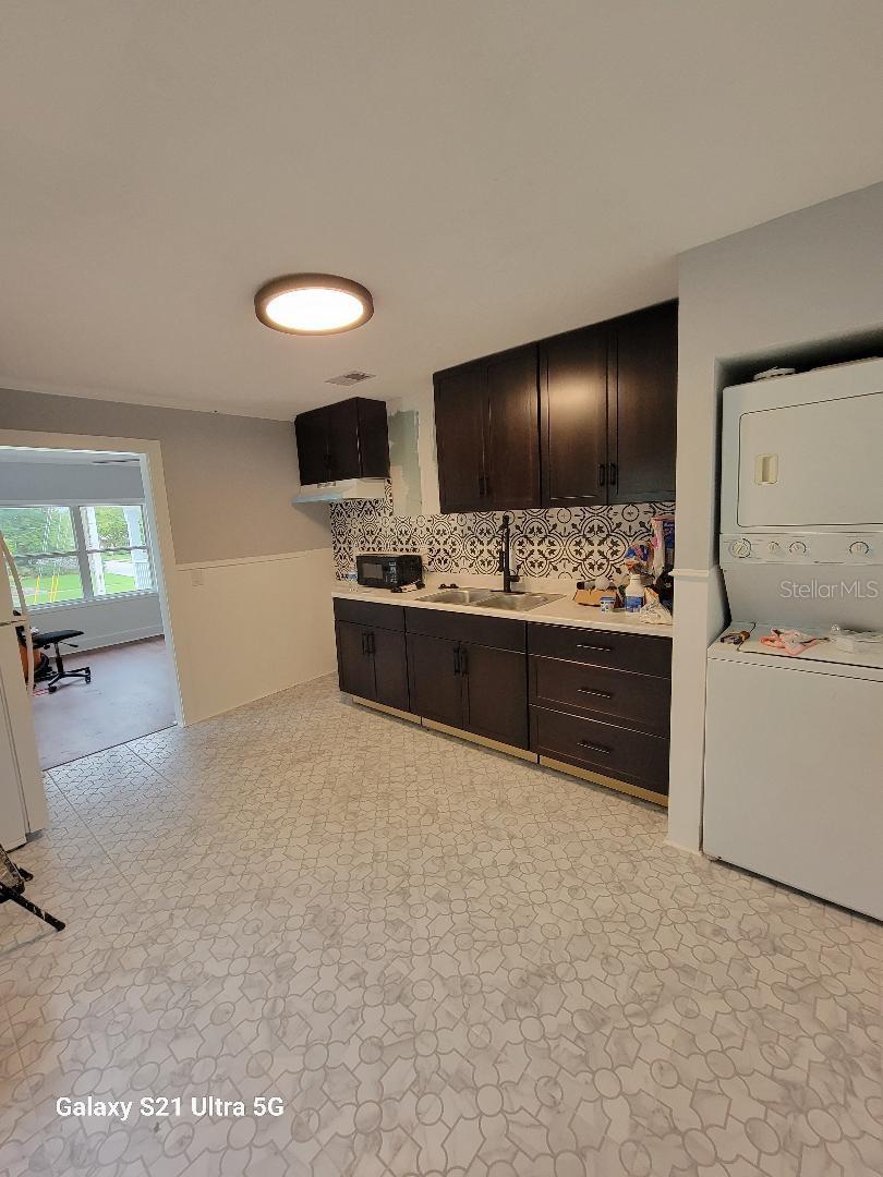 Image 4 of 13 For 16 Primrose Drive
