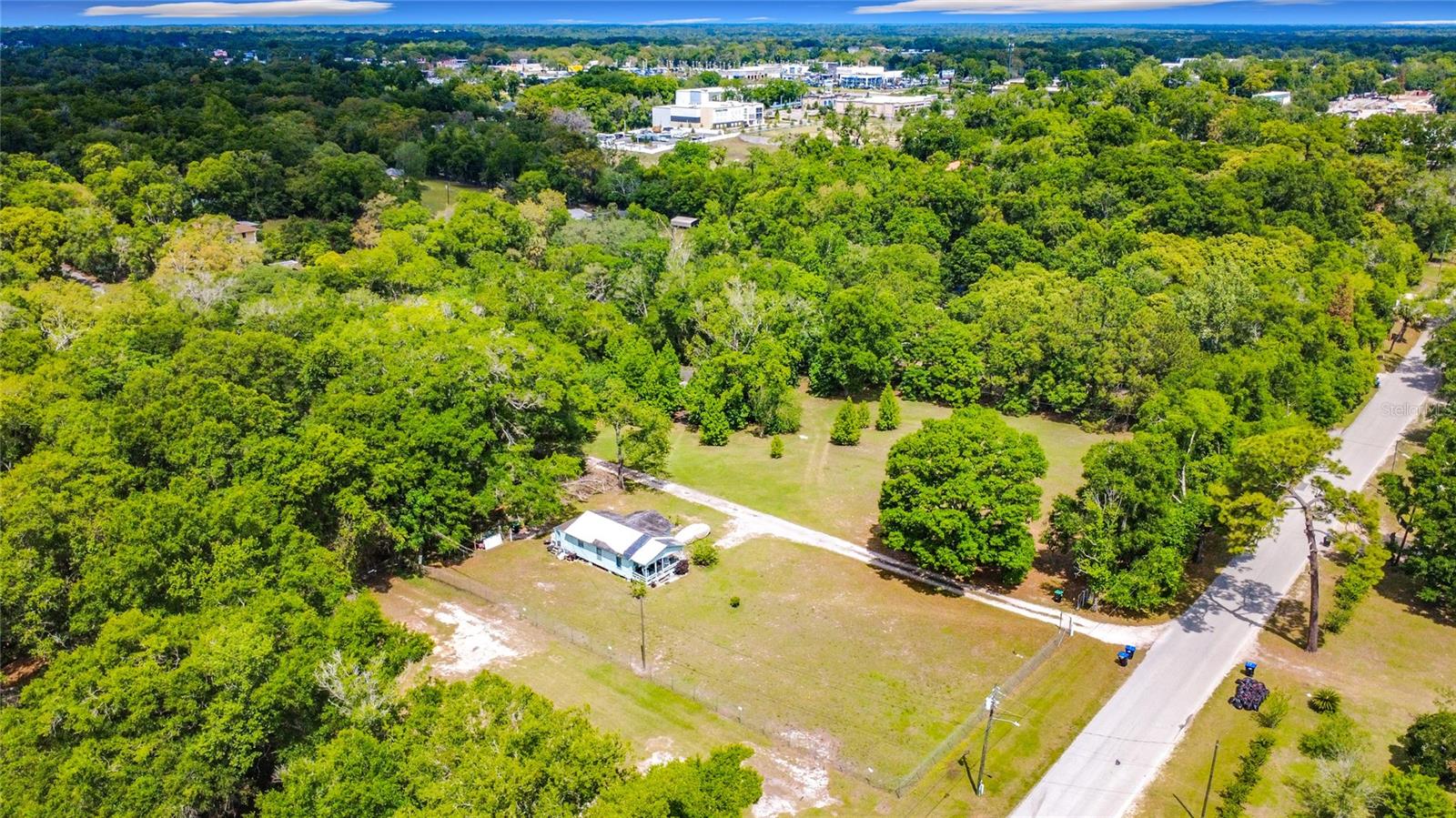 Image 3 of 15 For 806 Lake Pleasant Road