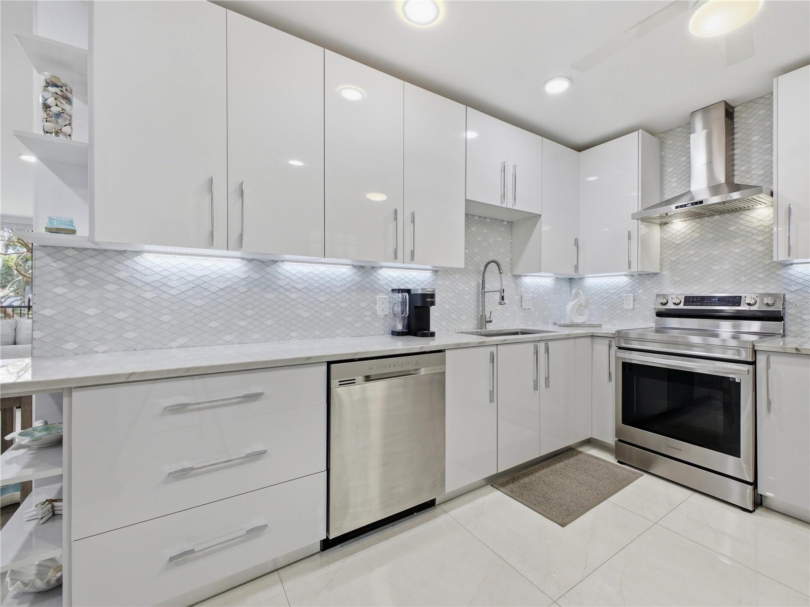 Image 14 of 35 For 5157 Floria Way J