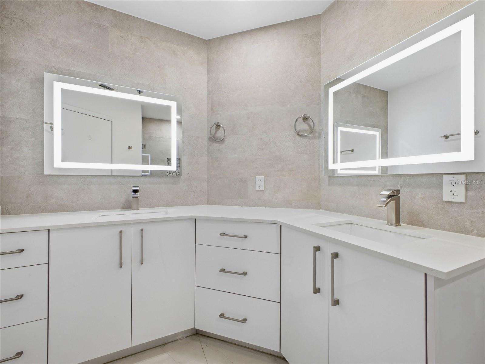 Image 16 of 35 For 5157 Floria Way J
