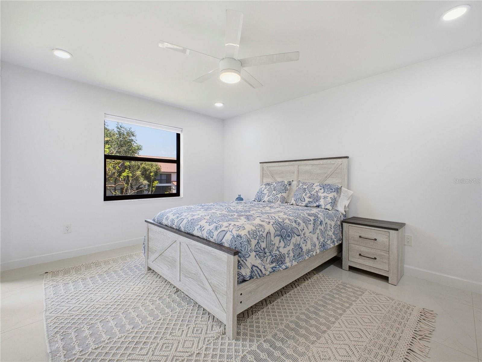 Image 18 of 35 For 5157 Floria Way J